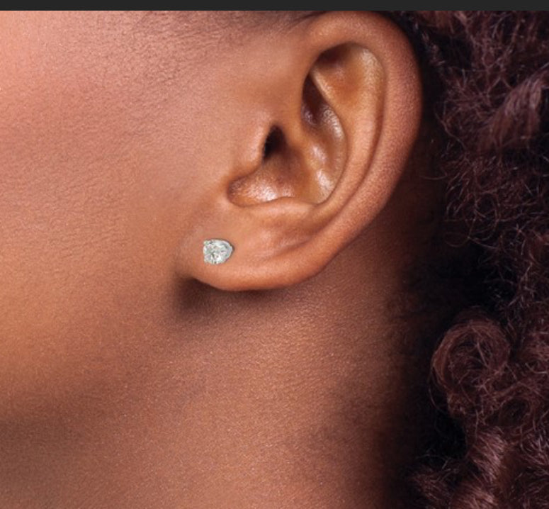 Single Diamond Stud Earrings 1/3